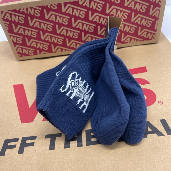VANS "Off The Wall" socks 
New with the tag authentic Vans socks (1 pair) - Picture 8 of 16